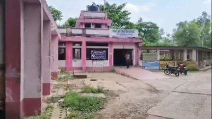 পিংলা: পিংলার পশ্চিমচকে পথ দূর্ঘটনায় মৃত্যু হোলো বাইক আরোহীর,মৃতদেহ ময়না তদন্তে পাঠাবে পুলিশ