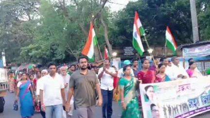 শালবনি: দেশরক্ষার্থে কর্মরত সেনা জওয়ান এবং বীর শহিদদের নতমস্তকে প্রণাম জানিয়ে শালবনি ব্লক তৃণমূল কংগ্রেসের উদ্যোগে মহামিছিল