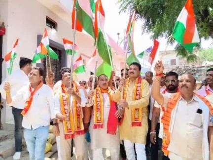 हाटपिपल्या: करनाखेड़ी में भारतीय सेना की वीरता और ऑपरेशन सिंदूर की सफलता पर निकाली गई तिरंगा यात्रा, विधायक मनोज चौधरी हुए शामिल
