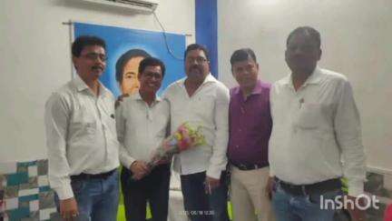 শালতোড়া: শালতোড়াব্লকTMC সভাপতি সন্তোষ কুমার মন্ডল নবনির্বাচিত জেলা তৃণমূলের সভাপতি তারাশঙ্কর রায়কে সংবর্ধনা দিলেন তালডাংরায়