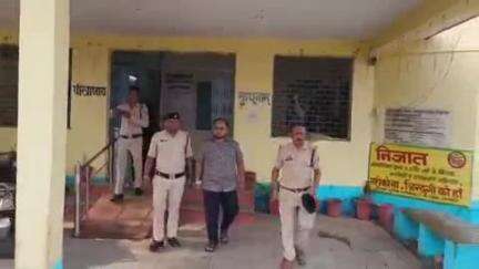 अभनपुर: गोबरा नवापारा थाना क्षेत्र में ठगी करने वाले आरोपी को पुलिस ने किया गिरफ्तार