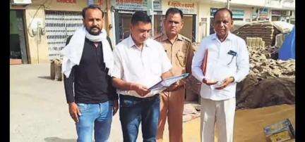 हनुमानगढ़: टाउन में सीमावर्ती इलाकों से आ रही गेहूं की खरीद रोकने के लिए प्रवर्तन अधिकारी व मंडी सचिव ने की सघन जांच, दिए निर्देश