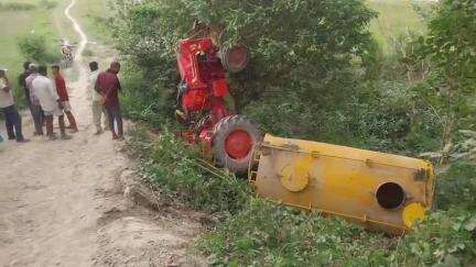 लालगंज: लालगंज में ट्रैक्टर पलटने से चालक गंभीर रूप से घायल, पटना रेफर