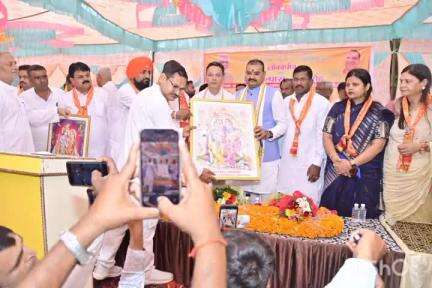 जितिन प्रसाद के प्रयासों से पीलीभीत को मिली 68 किमी सड़क परियोजनाओं की सौगात

पीलीभीत।मुख्यमंत्री योगी आदित्यनाथ की प्रे