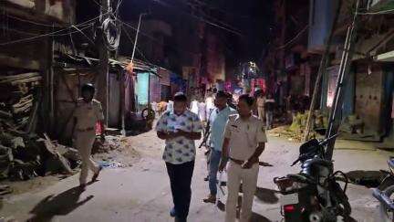 नाथनगर: पासीटोला में अवैध शराब पर छापेमारी करने गई पुलिस टीम पर महिलाओं ने की पत्थरबाजी, तीन पुलिसकर्मी घायल