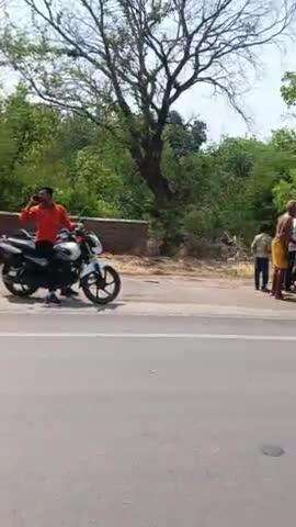 गरेला रोड पर हुआ है हादसा बच्चे को आई गंभीर चोट 😓