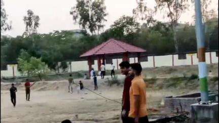 दतिया नगर: बम बम महादेव पार्क बना क्रिकेट ग्राउंड, बच्चे महिलाएं बुजुर्ग हुए परेशान,जिम्मेदार अधिकारी नही दे रहे ध्यान।
#jansmasya