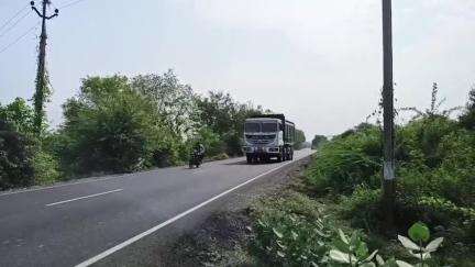 ગોધરા: કાંકણપુરથી છકડીયા માર્ગ પર બેફામ દોડતા ભારે વાહનોથી સ્થાનિકોને અકસ્માતનો ભય સતાવી રહ્યા છે
#jansamasya
