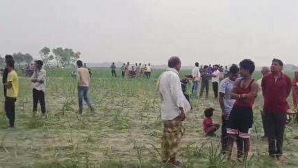 सगड़ी: मोतीपुर में संदिग्ध परिस्थितियों में फांसी के फंदे से पेड़ से लटका मिला युवक का शव, पुलिस जांच में जुटी