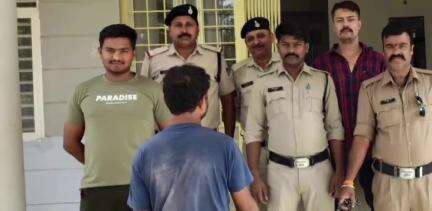रीठी: रीठी थाना क्षेत्र में पुलिस ने मादक पदार्थों के खिलाफ कार्रवाई करते हुए एक युवक को गांजे के साथ किया गिरफ्तार
