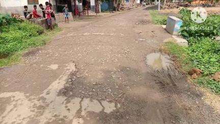 নলহাটি ২: বেহাল দশা সিমলান্দি থেকে ভদ্রপুর গ্রাম আশা প্রায় এক কিলোমিটার পিচের রাস্তা, বিপাকে পড়েছে এলাকাবাসিরা #Jansamasya