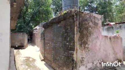 फतेहपुर: फतेहपुर के बार्ड नंबर 4 के गरीब परिवार को नहीं मिली मकान की सुविधा, जर्जर मकान में रहने को मजबूर परिवार