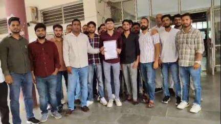 रेवाड़ी: रेवाड़ी में नवनियुक्त पटवारी ने सौंपा मांग पत्र