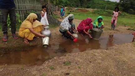 মানকাচৰ: হাটশিঙিমাৰীৰ ৰামভোলাপাৰাত বিশুদ্ধ খোৱাপানীৰ বাবে শ শ ৰাইজৰ হাহাকাৰ, কাণসাৰ নাই বিভাগীয় কৰ্তৃপক্ষৰ #jansamasya