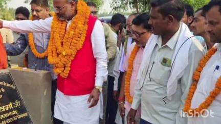 जलालाबाद: विधायक हरिप्रकाश वर्मा ने ग्राम दुमकापुर से अहमदगंज कश्यप गौटिया तक की सड़क का किया शिलान्यास