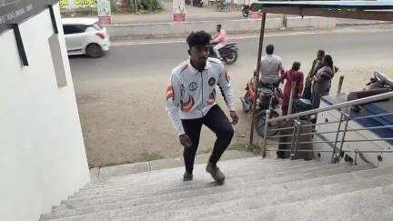 திண்டுக்கல் கிழக்கு: பேங்காக்-ல் நடைபெற்ற உலக பவர் லிஃப்டிங் சாம்பியன் போட்டியில் டெத் லிஃப்ட் மற்றும் எஸ்.பி.டி என 2 பிரிவுகளிலும் 2ஆம் பரிசு வென்ற திண்டுக்கல் இளைஞர்