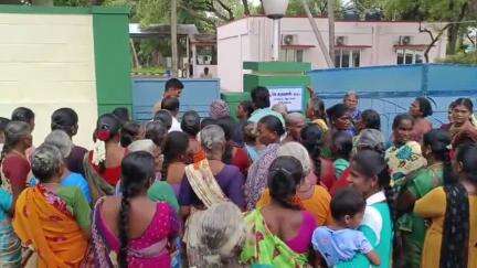 திண்டுக்கல் கிழக்கு: புதுப்பட்டியில் தனிநபர்கள் பொது இடத்தை ஆக்கிரமிப்பு செய்ததை கண்டித்து மாவட்ட ஆட்சியர் முகாம் அலுவலகத்தை முற்றுகையிட்ட பொதுமக்களால் பரபரப்பு
