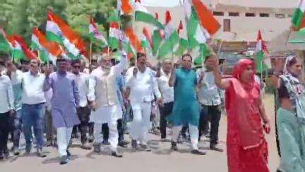 વાલિયા: ભાજપ દ્વારા ધારાસભ્ય રિતેશ વસાવા, જિલ્લા ભાજપ પ્રમુખ પ્રકાશ મોદીની ઉપસ્થિતિમાં ભાજપ કાર્યાલય ખાતેથી તિરંગા યાત્રા યોજાઈ