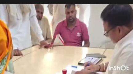 रेवाड़ी: रेवाड़ी में डॉ. सतीश ने कार्यालय पर लगाया कैंप, लोगों की सुनी जनसमस्या