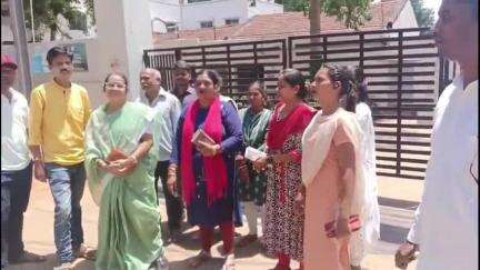 କୋରାପୁଟ ସହର: ସ୍ଥାୟୀ ନିର୍ବାହୀ ଅଧିକାରୀ ନିଯୁକ୍ତି ଦାବୀରେ କୋରାପୁଟ ପୌର କାର୍ଯ୍ୟାଳୟ ଫାଟକରେ ତାଲା ଠୁଙ୍କିଲେ କାଉନସିଲର
