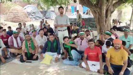 बिल्सी: सतेती पट्टी सुकाल में सड़क न बनाए जाने से नाराज किसान यूनियन के कार्यकर्ताओं ने किया एक दिवसीय धरना प्रदर्शन