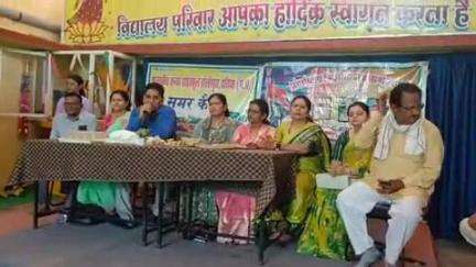दतिया नगर: कन्या हाई स्कूल होलीपुरा में खेल व शिक्षा के क्षेत्र में उत्कृष्ट प्रदर्शन करने वाले छात्रों को किया गया सम्मानित
