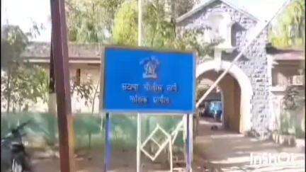 बागलाण: सटाणा टिळक रोड जामे मजिद समोर मधुमिलन कॉम्पलेक्स येथून सुमारे 1 लाख रुपये किमतीची रॉयल एनफिल्ड बुलेट चोरी
