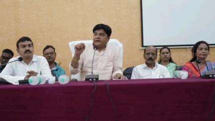 तिरोडा: पंचायत समिती तिरोड्याच्या सभागृहात रेती धोरणाची अंमलबजावणीसाठी बैठक संपन्न