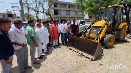 चरखी दादरी: च.दादरी में विधायक ने नई सड़क निर्माण व नाला सफाई अभियान का शुभारंभ किया, नप अधिकारियों के साथ की बैठक