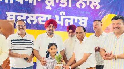 ਡੇਰਾਬਸੀ: ਐਮਐਲਏ ਰੰਧਾਵਾ ਵੱਲੋਂ ਪੰਜਾਬ ਸਿੱਖਿਆ ਗ੍ਰਾਂਤੀ ਤਹਿਤ ਚਾਰ ਸਕੂਲਾਂ ਚ 61 ਲੱਖ ਰੁਪਏ ਤੋਂ ਵੱਧ ਦੇ ਬੁਨਿਆਦੀ ਟੈਂਸ਼ਨ ਪ੍ਰੋਜੈਕਟ ਕੀਤੇ ਗਏ ਸਮਰਪਿਤ