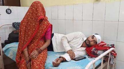 जतारा: जतारा में पति-पत्नी से मारपीट मामले में पुलिस पर कार्रवाई न करने का आरोप, पुलिस ने कहा- जांच जारी
