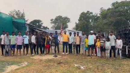 कांके: धुर्वा में टेंट हाउस संचालकों द्वारा धार्मिक स्थल और खेल के मैदान पर कब्जे को लेकर लोगों ने किया विरोध प्रदर्शन