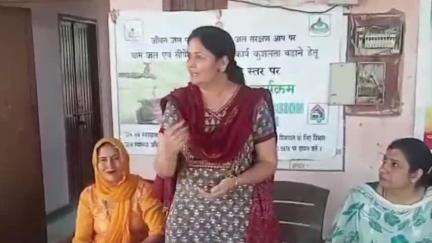 कालका: मंगनीवाला ग्राम पंचायत में जनस्वास्थ्य विभाग की ग्रामीणों संग मीटिंग, सरपंच व जल स्वच्छता सहायक संगठन ज़िला भी शामिल