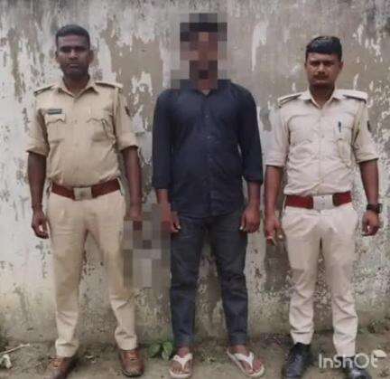 सिधवलिया: आर्म्स एक्ट में फरार एक आरोपी को सिधवलिया पुलिस ने किया गिरफ्तार, थाना अध्यक्ष ने दी जानकारी