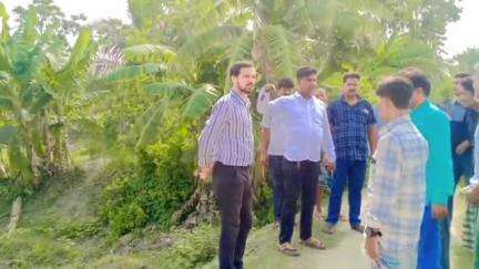ভাঙড় ১: বোদরা গ্রাম পঞ্চায়েতের জলস্বপ্ন প্রকল্পের কাজ দ্রুত সম্পন্ন করার লক্ষ্যে PHE দপ্তরের ইঞ্জিনিয়ার দের নিয়ে কাজ পরিদর্শন