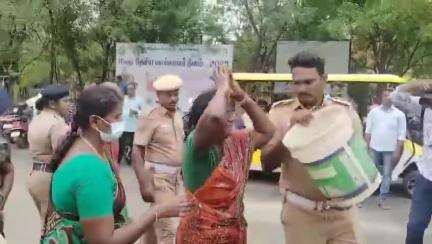 சேலம் தெற்கு: ஆட்சியரகம்  நிலத்தை ஆக்கிரமித்தவர்கள்  மீது நடவடிக்கை கோரி பெண்  தீக்குளிக்க முயற்சி