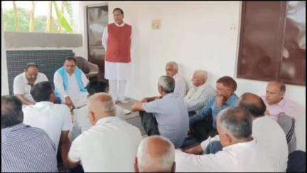 नाहन: सुरला में भाजपा कार्यकर्ताओं ने की बैठक, तिरंगा शौर्य सम्मान यात्रा पर की चर्चा; BJP प्रदेशाध्यक्ष बिन्दल ने की शिरकत