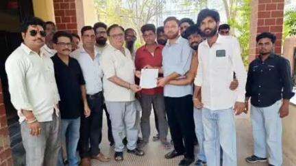 जिले में विद्युत विभाग से संबंधित समस्याओं को लेकर युवा कांग्रेस के बैनर तले अधीक्षण अभियंता को सौंपा गया ज्ञापन