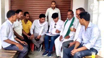 मुसाफिरखाना: जगदीशपुर क्षेत्र के पलिया पश्चिम में मृदा स्वास्थ्य कार्ड योजना के तहत किसानों का हुआ पंजीकरण, लिए गए मिट्टी के नमूने