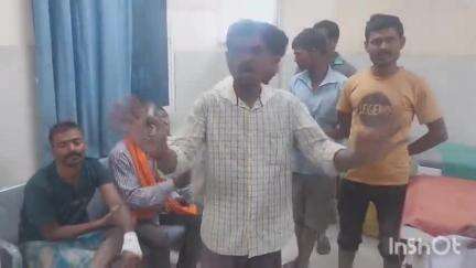 अररिया: रामपुर बुद्धेश्वरी में दो पक्षों के बीच आपसी विवाद के चलते हुई मारपीट में एक पक्ष के लगभग एक दर्जन लोग घायल