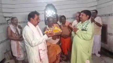 ଜଗତସିଂହପୁର: ଜଗତସିଂହପୁର ହାଟ ବଜାର ସ୍ଥିତ ପ୍ରସିଦ୍ଧ ମୁଚୁକୁନ୍ଦ ସୋମନାଥ ମହାଦେବଙ୍କ ମନ୍ଦିର ପରିସରରେ ଶିବ ପାର୍ବତୀଙ୍କ ବିବାହ ପାଇଁ ନିର୍ବନ୍ଧ କାର୍ଯ୍ୟକ
