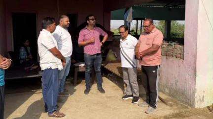घनारी: एसडीएम गगरेट ने कुठेड़ा जसवालाँ गौशाला का किया औचक निरीक्षण, एक माह में 12 गौवंश की हुई मौत