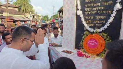 করিমগঞ্জ: ১৯ শে মে ভাষাবীরও বীরাঙ্গনাদের মাল্যদান করে শ্রদ্ধাঞ্জলি জানালেন রাজ্যের মন্ত্রী।