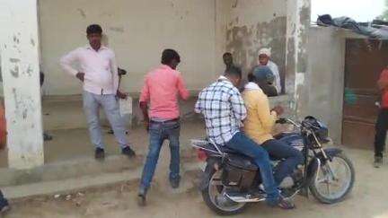 महोली: हेमपुर पुल के आगे तेज रफ्तार दो बाइकों में हुई टक्कर, दो लोगों की मौत, एक व्यक्ति घायल, कराया गया पोस्टमार्टम