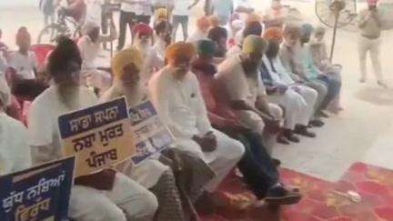 ਭਿੱਖੀਵਿੰਡ: ਪਿੰਡ ਭੁੱਚਰ ਖ਼ੁਰਦ ਵਿਖੇ ਯੁੱਧ ਨਸ਼ਿਆਂ ਵਿਰੁੱਧ' ਪ੍ਰੋਗਰਾਮ ਦੌਰਾਨ ਪੁਹੰਚੇ ਵਿਧਾਇਕ ਡਾਕਟਰ ਕਸ਼ਮੀਰ ਸਿੰਘ ਸੋਹਲ