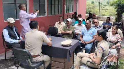 सोमेश्वर: थाना सोमेश्वर परिसर में सीएलजी, पेंशनर्स व वरिष्ठ जनों के साथ बैठक, साइबर अपराध सहित विभिन्न विषयों पर दी गई जानकारी