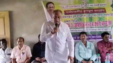 ইলামবাজার: ইলামবাজার ব্লক তৃণমূল কংগ্রেসের সংখ্যালঘু সেলের উদ্যোগে ইমাম ও মোয়াজ্জিনদের সংবর্ধনা দেওয়া হয়