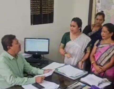 दंतेवाड़ा: दन्तेवाड़ा बिजली ऑफिस में बिजली आपूर्ति से जुड़ी समस्या को लेकर जिला कांग्रेस कमेटी ने सौंपा ज्ञापन