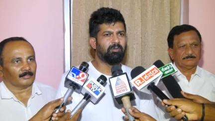 ಮಡಿಕೇರಿ: ಪಾಕಿಸ್ತಾನದ ನರಿಬುದ್ದಿ ವಿದೇಶಕ್ಕೆ ತಿಳಿಸಲು ಸಮಿತಿರಚನೆ, ಕಾಂಗ್ರೇಸ್ ಲೀಸ್ಟ್ ಅನ್ನುಕೈಬಿಟ್ಟ ಮೋದಿ :ನಗರದಲ್ಲಿ  ಪ್ರತಾಪ್ ಸಿಂಹ ಪ್ರತಿಕ್ರಿಯೆ