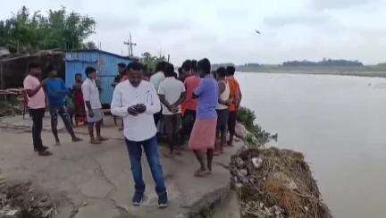 टेढ़ागाछ: टेढ़ागाछ में रेतुआ नदीं के कहर से कांपता पुराना टेढ़ागाछ, ग्रामीणों ने प्रशासन से लगाई बचाव की गुहार#jansamasya